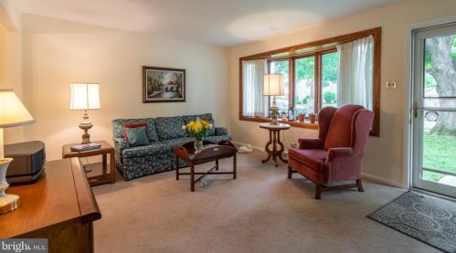 205 Central Dr, Lansdale, PA 19446-4203