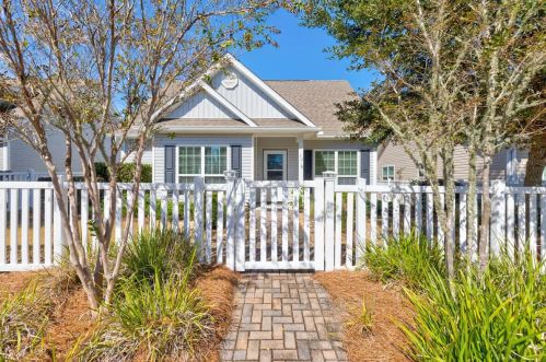 62 Nelly St, Freeport FL  32439-7615 exterior