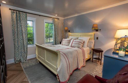 1930 Emerson Ave, Santa Barbara CA 93103-1919 exterior