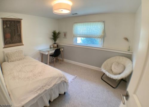 66 Wellington Rd, East Brunswick NJ  08816-1723 exterior