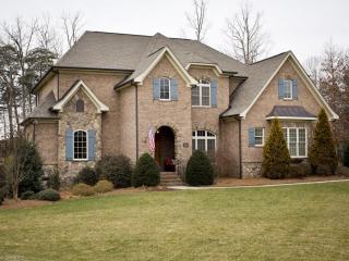 7613 Charles Place Dr, Kernersville, NC 27284-9950