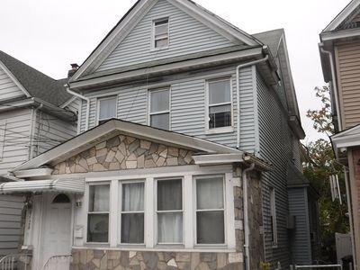 8628 131st St, Jamaica, NY 11418-2633