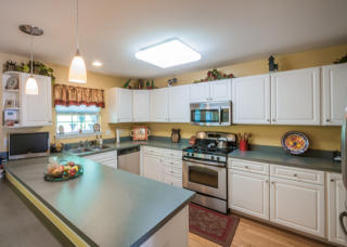 2707 Eaton Ct, Danbury, CT 06811-4066