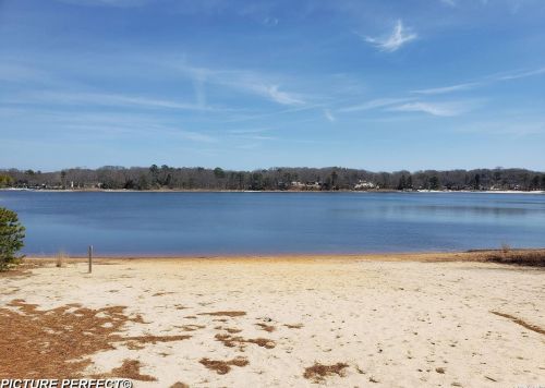 20 Panamoka Trl, Panamoka NY  11961-2202 exterior