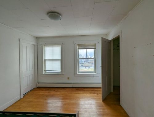 8 Chesterfield Rd, Hinsdale NH  03451-2215 exterior