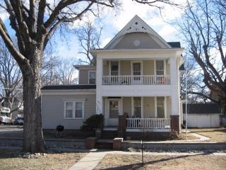 405 Walnut St, Abilene KS  67410-2723 exterior