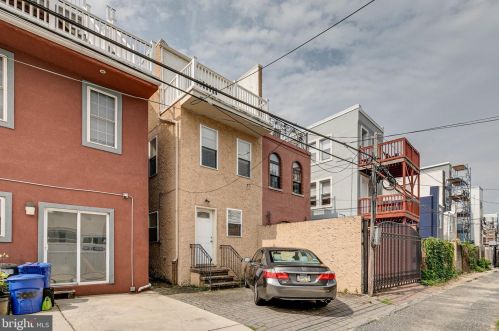 2013 Catharine St, Philadelphia, PA 19146-1328