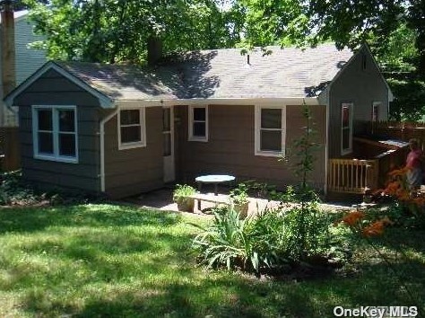 21 Crotty Ct, Lake Grove, NY 11755-3207