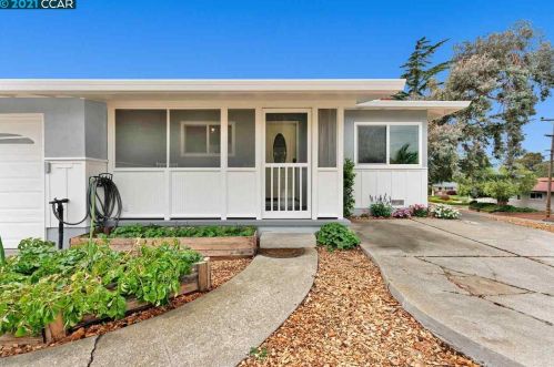 2630 Emma Dr, Pinole CA  94564-1321 exterior