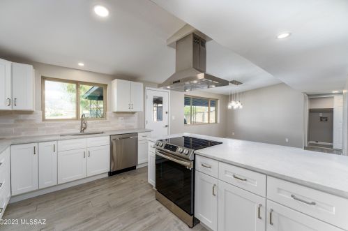 8801 Shiloh Pl, Tucson AZ  85710-2912 exterior
