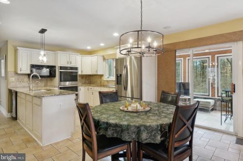 4 Newlin Way, Glen Mills PA  19342-1259 exterior