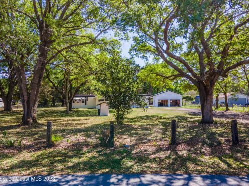 4225 Peoples St, Mims, FL 32754-4737