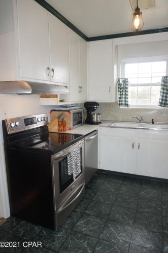 4334 7th Ave, Marianna FL  32446-2037 exterior