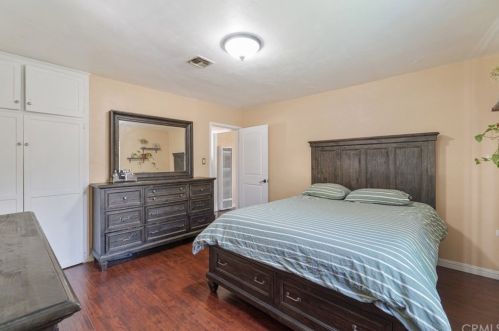 1719 Hardwick St, Long Beach CA  90807-1131 exterior