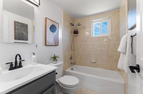 1210 Pecos Way, Sunnyvale CA  94089-2325 exterior