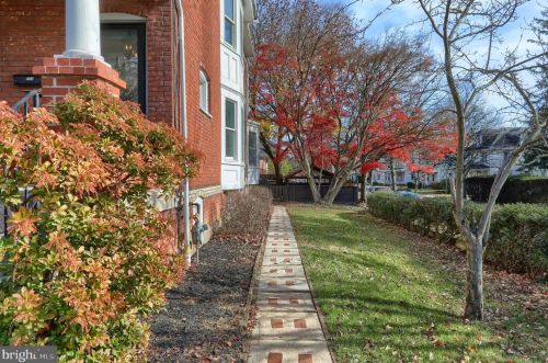 203 Paxtang Ave, Harrisburg PA  17111-1841 exterior