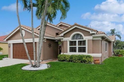 8518 Tourmaline Blvd, Boynton Beach, FL 33472-2418