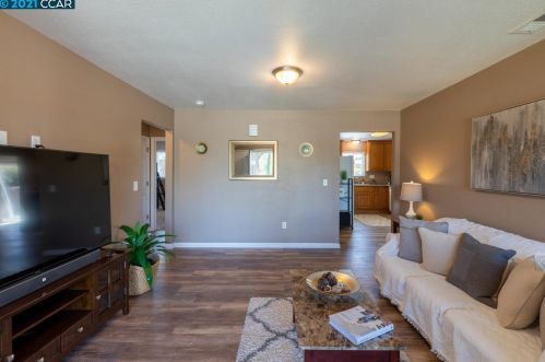 293 William Way, West Pittsburg CA  94565-4706 exterior