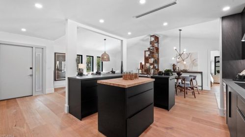 5345 Hawthorn Woods Way, Naples FL  34116-5023 exterior