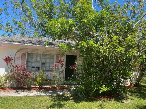 3102 Kentucky Ave, Fort Pierce, FL 34947-7249