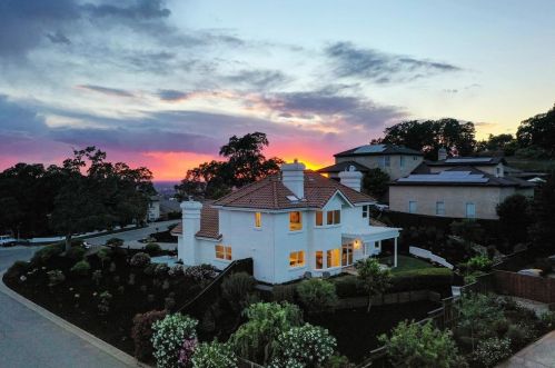 1535 Barcelona Dr, Folsom CA  95762-7212 exterior