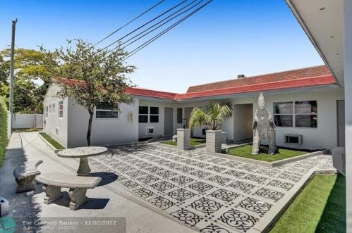 1720 17th Ave, Hollywood FL  33020-2814 exterior