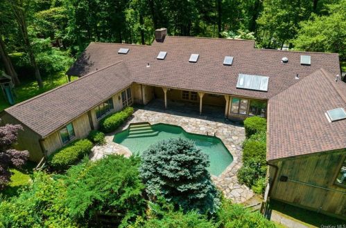 61 Horseshoe Hill Rd, Scotts Corners, NY 10576-1636
