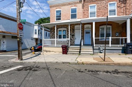 223 Harrison St, Wilmington, DE 19805-3669