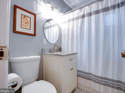 7003 Hickory Hill Rd, Falls Church VA  22042-3903 exterior