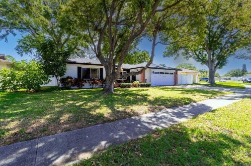 6373 Woodland Blvd, Pinellas Park FL  33781-4921 exterior