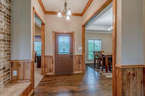 573 Lakewood Rd, Denison, TX 75020-0748