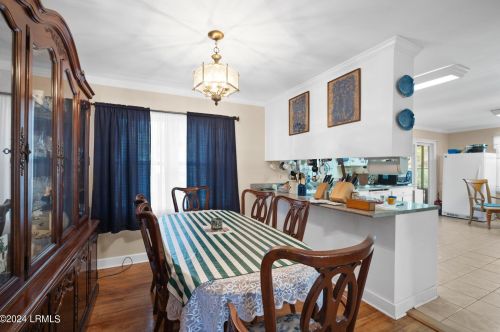2001 Cypress St, Beaufort, SC 29906-6821
