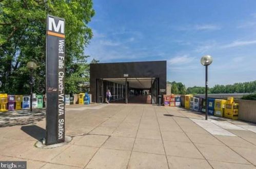 2230 George C Marshall Dr, Falls Church VA  22043-2529 exterior