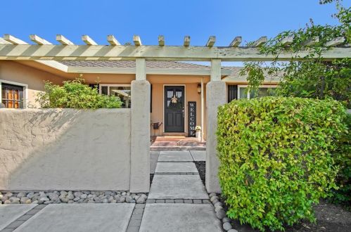 1090 Westward Dr, Hollister CA  95023-5717 exterior