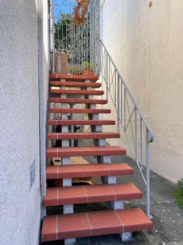 229 Canyon Dr, Daly City, CA 94014-1444
