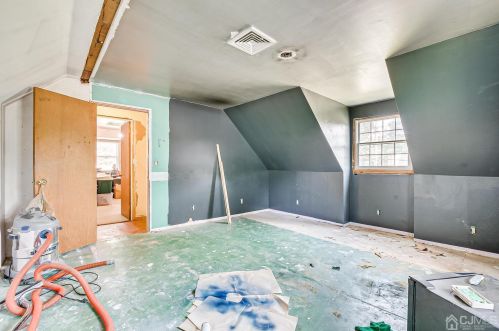 984 Maltby Ave, South Plainfield NJ  07080-2216 exterior