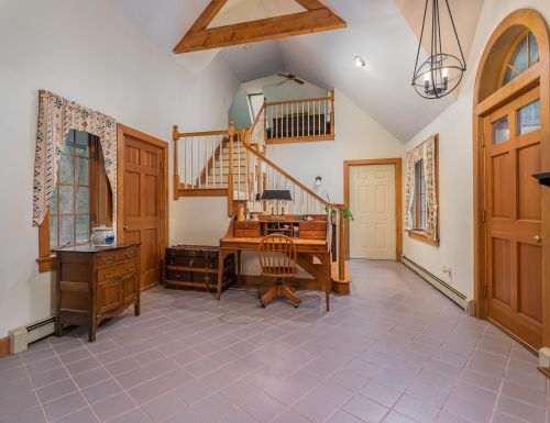 42 Watson Rd, Dover NH  03820-5801 exterior