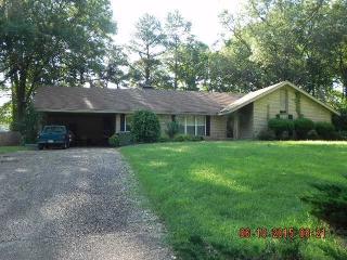 4002 Glendale Dr, Memphis TN  38128-2407 exterior