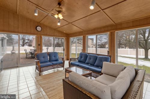 770 Dawes Dr, Yardley PA 19067-4335 exterior