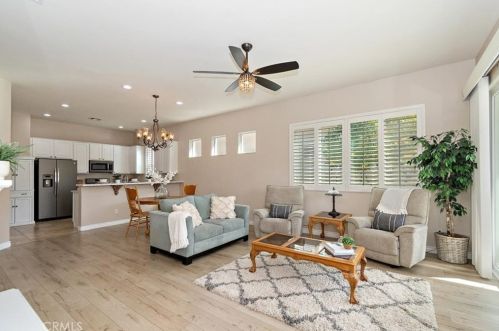 825 Sherwood Ct, Beaumont CA  92223-8556 exterior