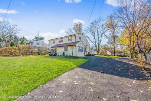 3 Fox Dr, Hazlet NJ  07730-1410 exterior