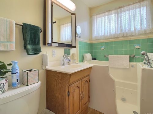 3540 Promontory St, San Diego CA 92109-6612 exterior