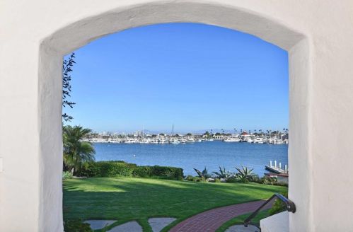 2900 Nichols St, San Diego CA 92106-3426 exterior