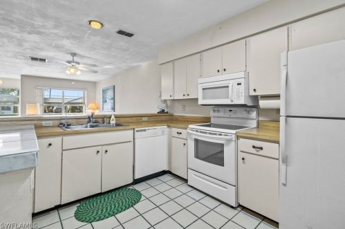 1607 Ridgecrest St, Lehigh Acres FL 33936-5843 exterior