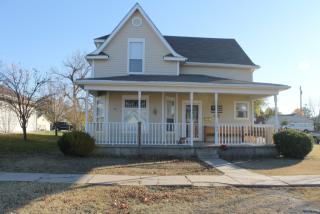500 13th St, Ellis, KS 67637-1729