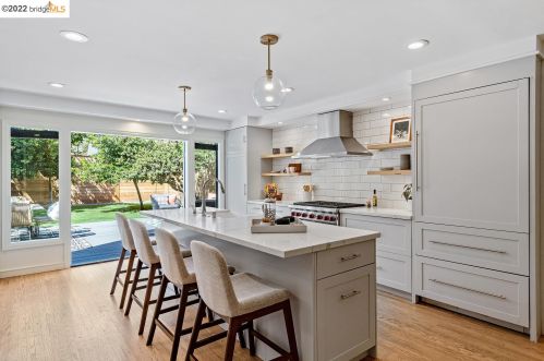 550 25th St, Oakland CA  94606-3336 exterior