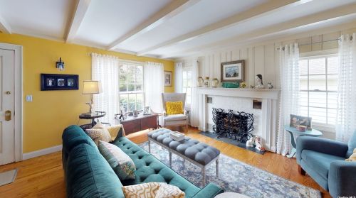 23 Central Ave, Miller Place, NY 11764-1605