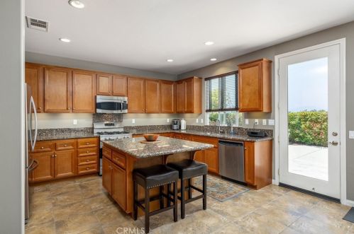 1568 Bloomington Park, Beaumont, CA 92223-7383