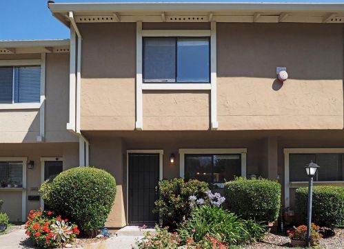 2593 Vallejo St, Santa Rosa, CA 95405-6941