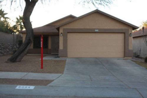 8684 Desert Rainbow Dr, Tucson, AZ 85747-5144